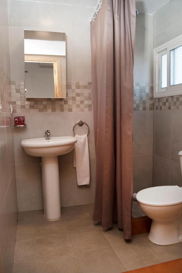 Hostal Batato Vejer de la Frontera Exteriör bild